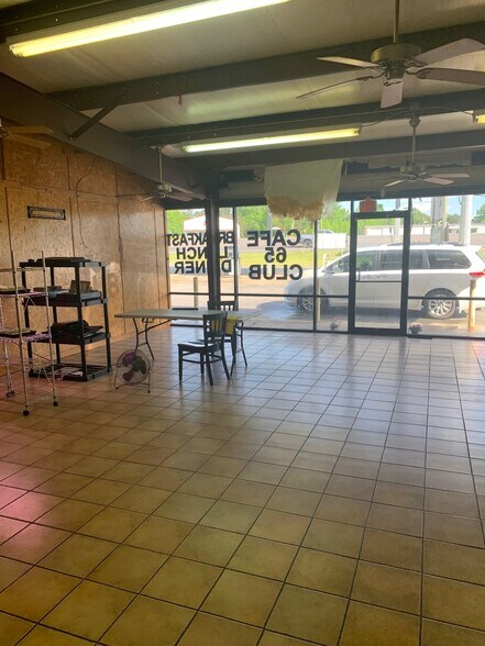 More Photos Of 16508 Hwy 65 S, Damascus Service Station For Sale
