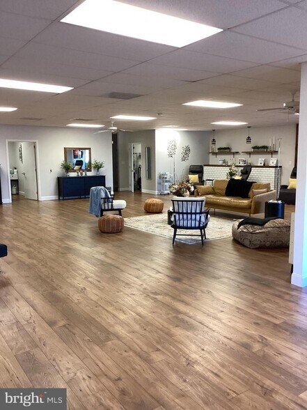 More Photos Of 240 N 7th St, Akron Flex For Lease