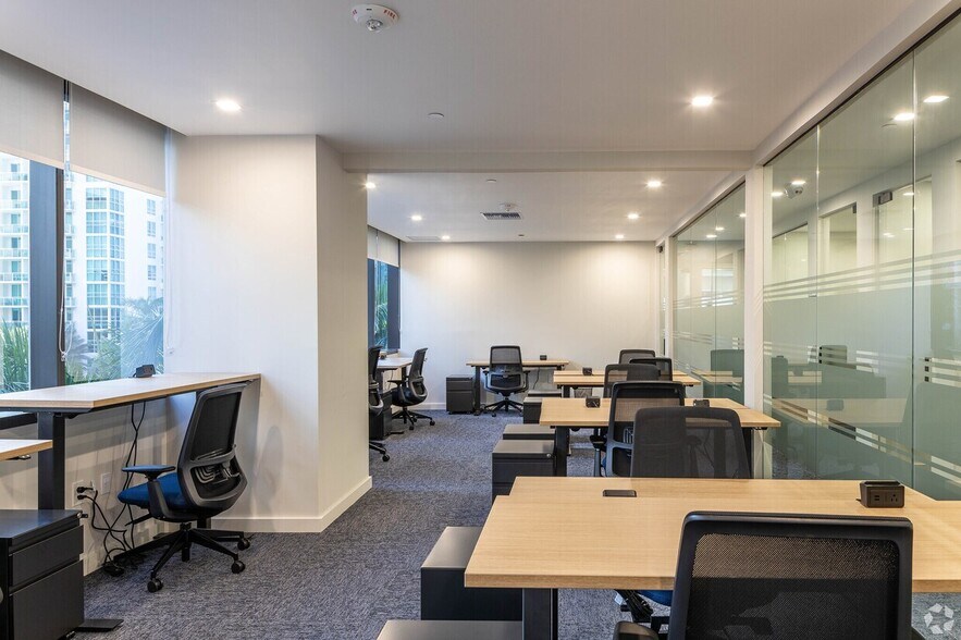 More Photos Of 800 brickell Ave, Miami Coworking Space