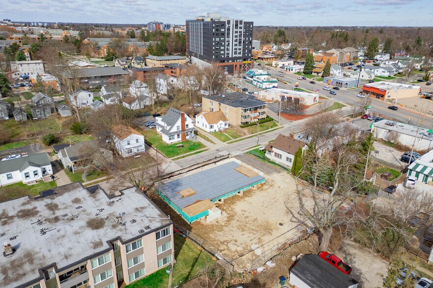 More Photos Of 241 Louis St, East Lansing Apartments For Sale