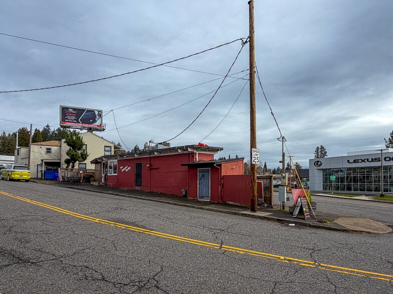 More Photos Of 8825 SW Canyon Rd, Portland Restaurant For Sale