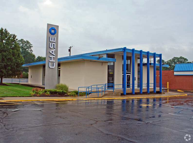 Primary Photo Of 1078 Patterson Rd, Dayton Bank For Lease