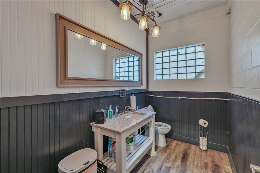 More Photos Of 23601 NE Wa-3, Belfair Freestanding For Sale