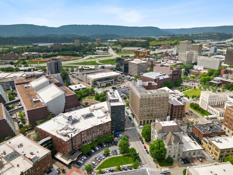 More Photos Of 1100 Market St, Chattanooga Office For Sale