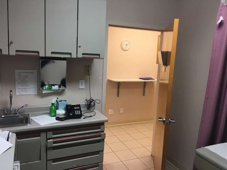 More Photos Of 1902 86th St, Brooklyn General Retail For Lease