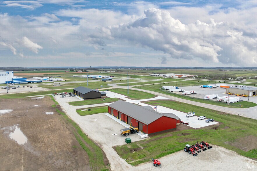 More Photos Of 25816 Duroc St, Circleville Flex For Sale