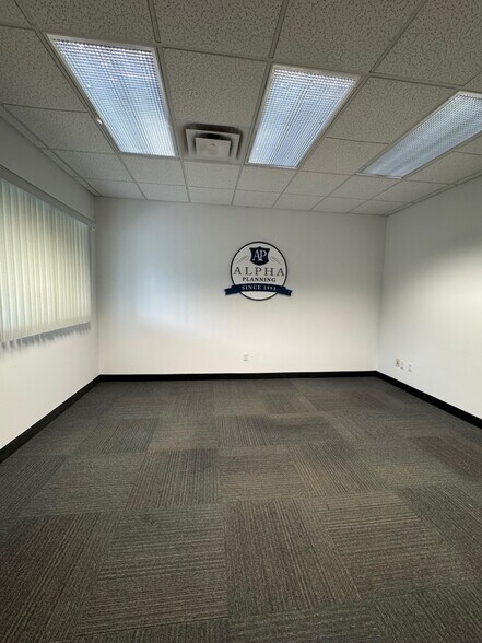 More Photos Of 6325 Cochran Rd, Solon Office For Sale