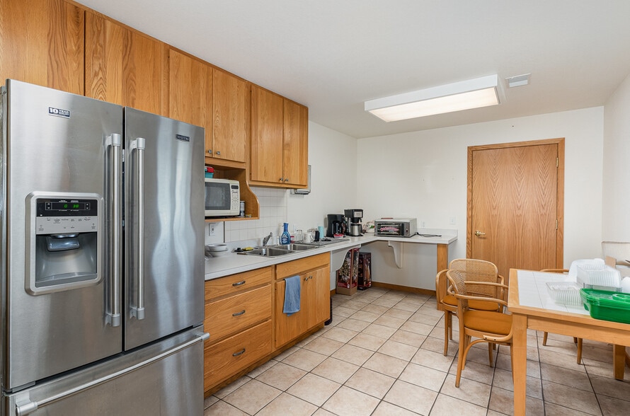 More Photos Of 635 N Center Rd, Saginaw Office For Sale