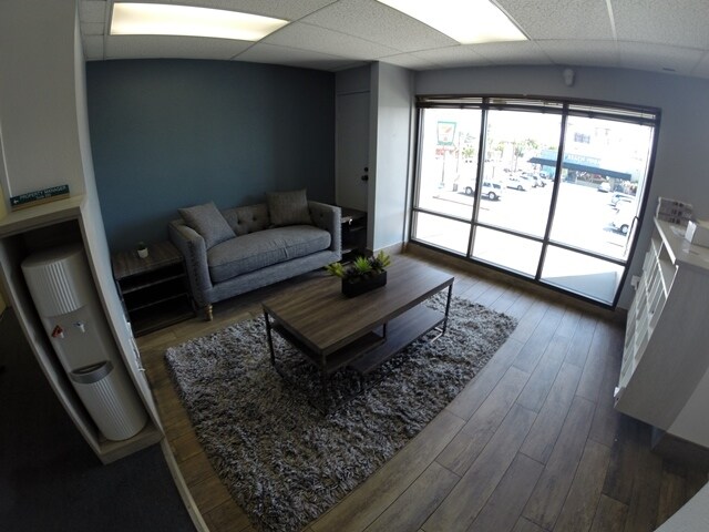 More Photos Of 1277 Garnet Ave, San Diego Storefront Retail Office For Lease