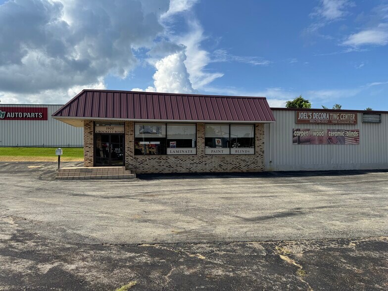 More Photos Of 1900 Crockett Rd, Palestine Storefront For Sale