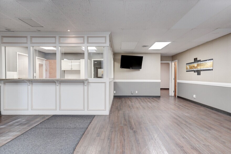 More Photos Of 3100 S Elm Pl, Broken Arrow Medical For Lease