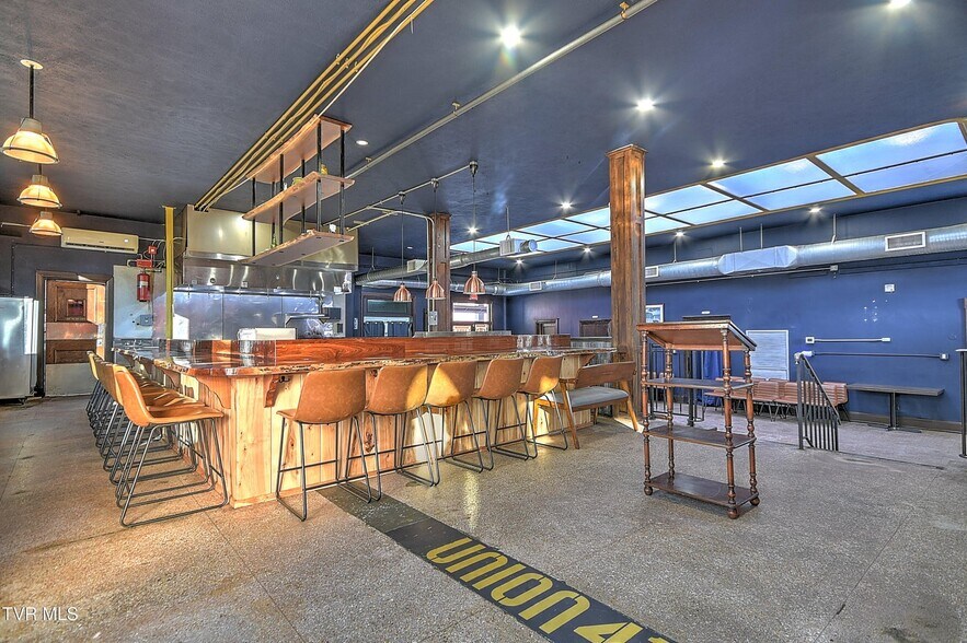 More Photos Of 171 Piedmont Ave, Bristol General Retail For Sale