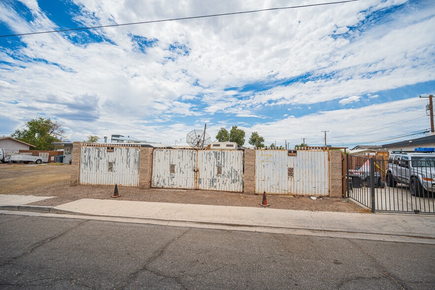 More Photos Of 5900 Cassedy Ln, Las Vegas Apartments For Sale