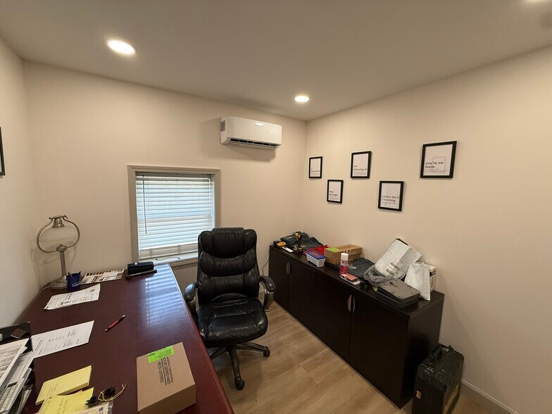 More Photos Of 1604 State Route 121 N, Murray Warehouse For Sale