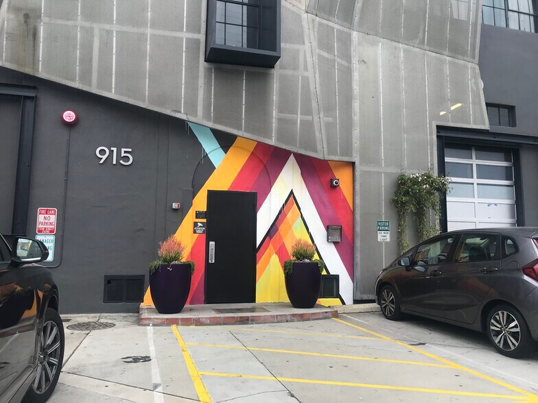 More Photos Of 915 Mateo St, Los Angeles Office For Lease