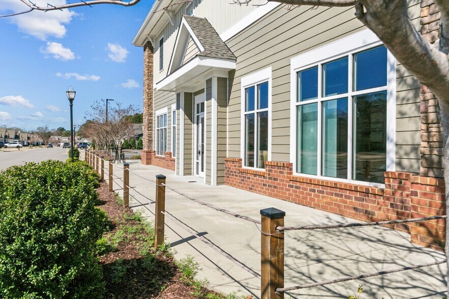 More Photos Of 6824 Colemans Crossing Ave, Hayes Storefront Retail Office For Lease