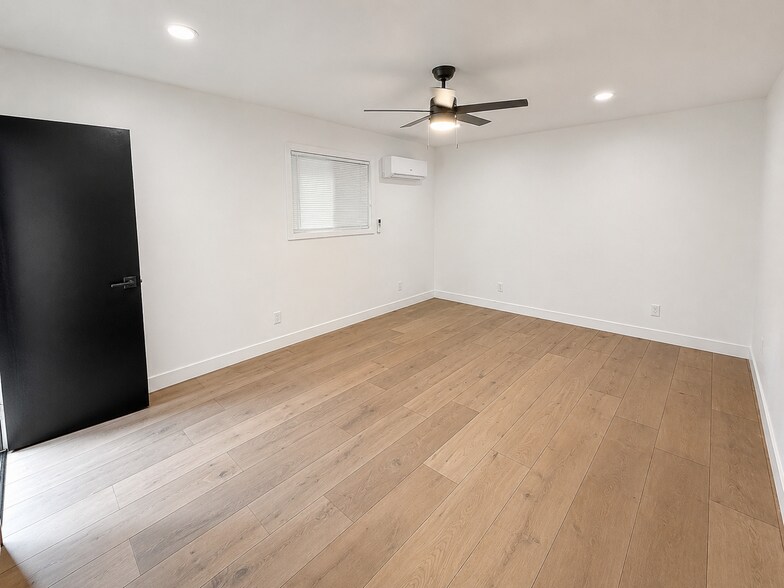 More Photos Of 55 E Southern Ave, Mesa Showroom For Lease