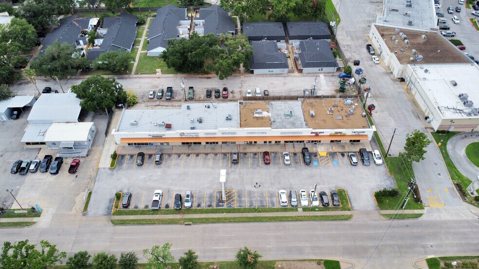 More Photos Of 2635 Gessner, Houston Unknown For Lease