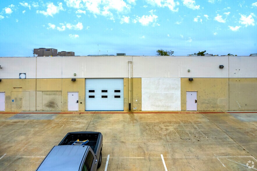 More Photos Of 1185 Linda Vista Dr, San Marcos Warehouse For Lease