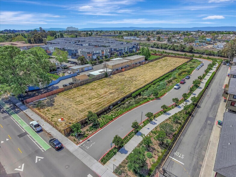 More Photos Of 29495 Dixon St, Hayward Land For Sale