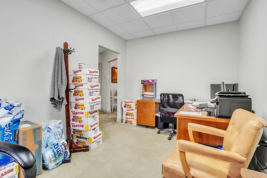 More Photos Of 1450 Pa-51, Clairton Office For Lease