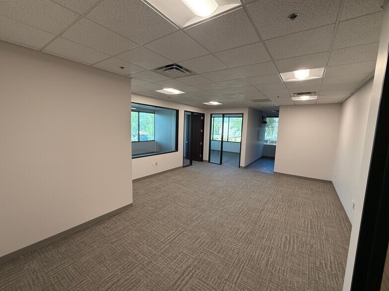 More Photos Of 2727 W Frye Rd, Chandler Office For Lease