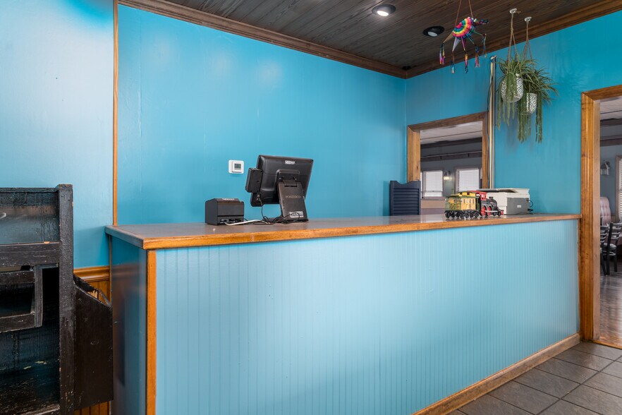 More Photos Of 406 N Piedmont Ave, Rockmart Restaurant For Sale