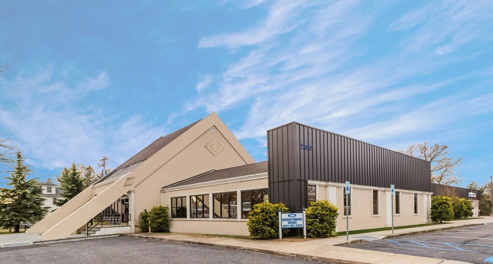 Primary Photo Of 200 Carleton Ave, East Islip Office For Lease