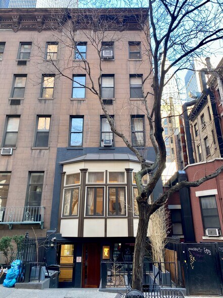 Primary Photo Of 125 E 39th St, New York Apartments For Sale