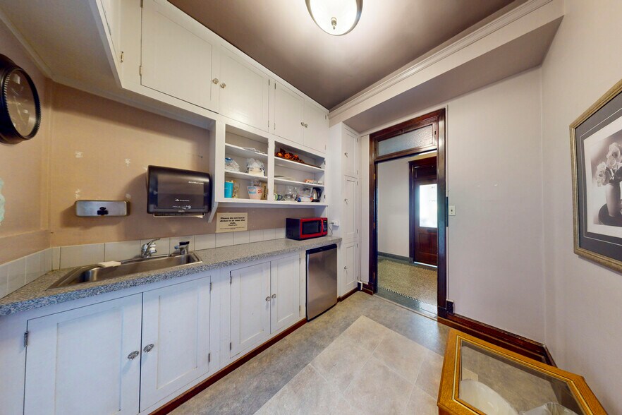 More Photos Of 201-205 4th Ave E, Olympia Office For Sale