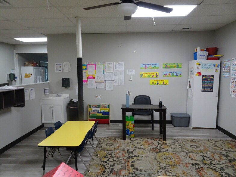 More Photos Of 4223 Cane Run Rd, Louisville Daycare Center For Sale