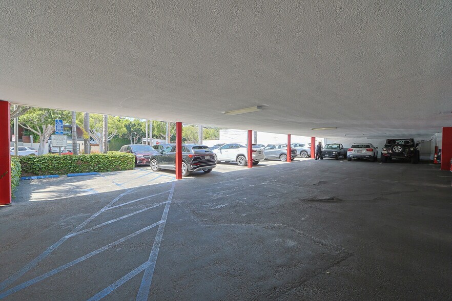 More Photos Of 270 26th St, Santa Monica Medical For Sale