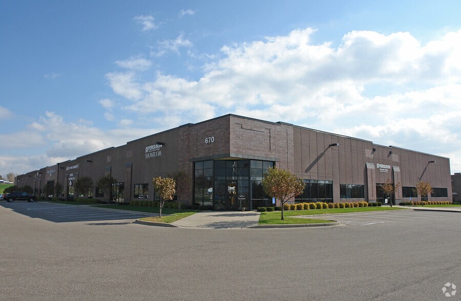 More Photos Of 680 E Travelers Trl, Burnsville Unknown For Lease