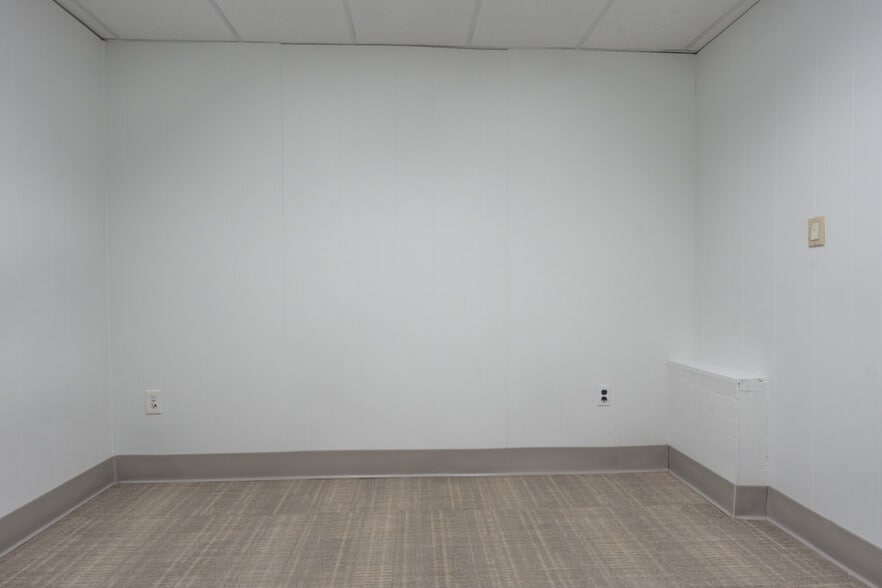 More Photos Of 160 Commack Rd, Commack Medical For Lease