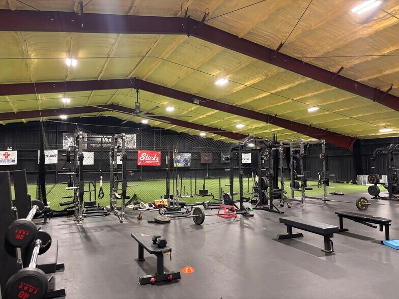 More Photos Of 500 Texas Blvd, Texarkana Light Manufacturing For Sale