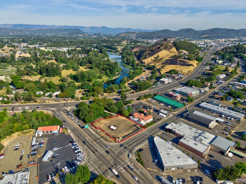 More Photos Of 328 NE Winchester St, Roseburg Land For Sale