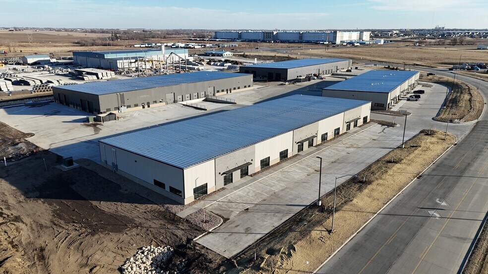 More Photos Of 2151 Shilow Rose Pkwy SW, Bondurant Warehouse For Lease