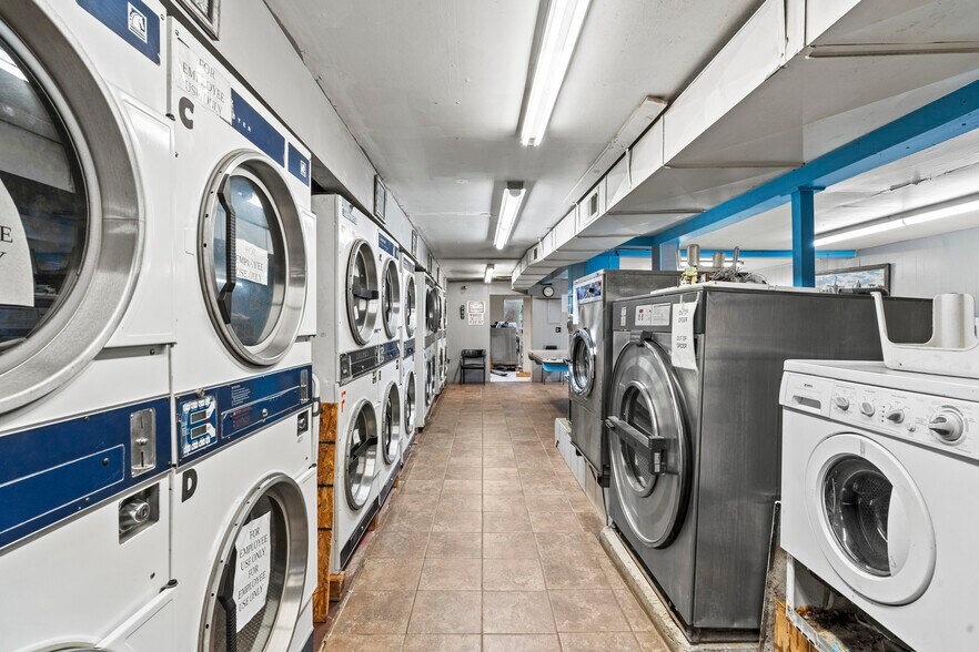 More Photos Of 120 S Hussey Ave, Cave Junction Specialty For Sale