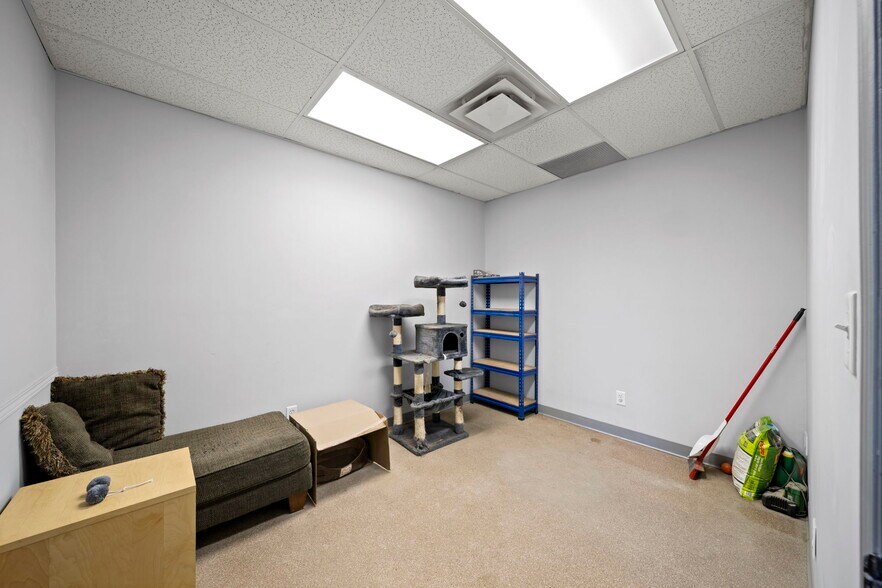 More Photos Of 8028 Edgar Industrial Cres, Red Deer Warehouse For Sale