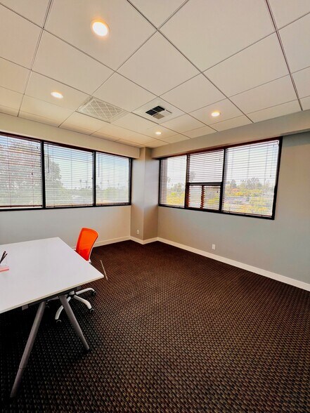 More Photos Of 11965 Venice Blvd, Los Angeles Loft Creative Space For Lease