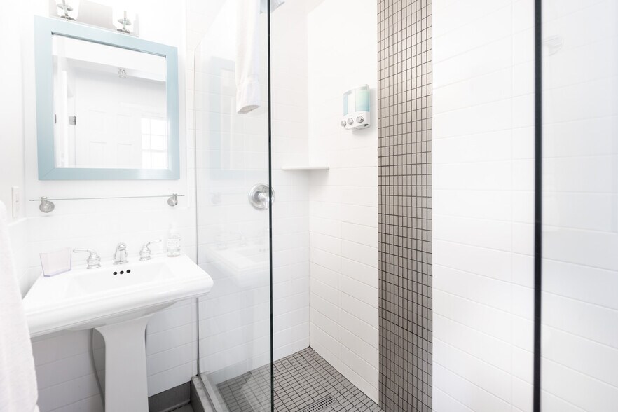 More Photos Of 34 6th St, Rehoboth Beach Hospitality For Sale