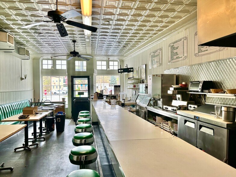 More Photos Of 325-329 Pequot Ave, Southport Storefront For Sale