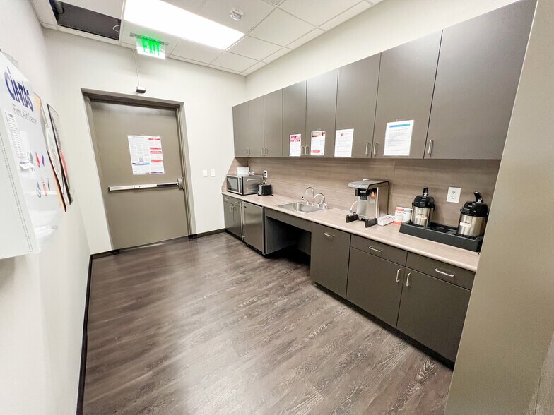 More Photos Of 6401 Holiday Hill Rd, Midland Office For Lease