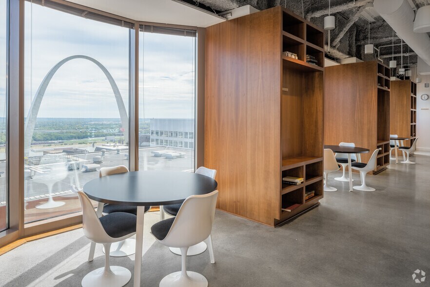 More Photos Of 211 N Broadway, Saint Louis Office For Lease