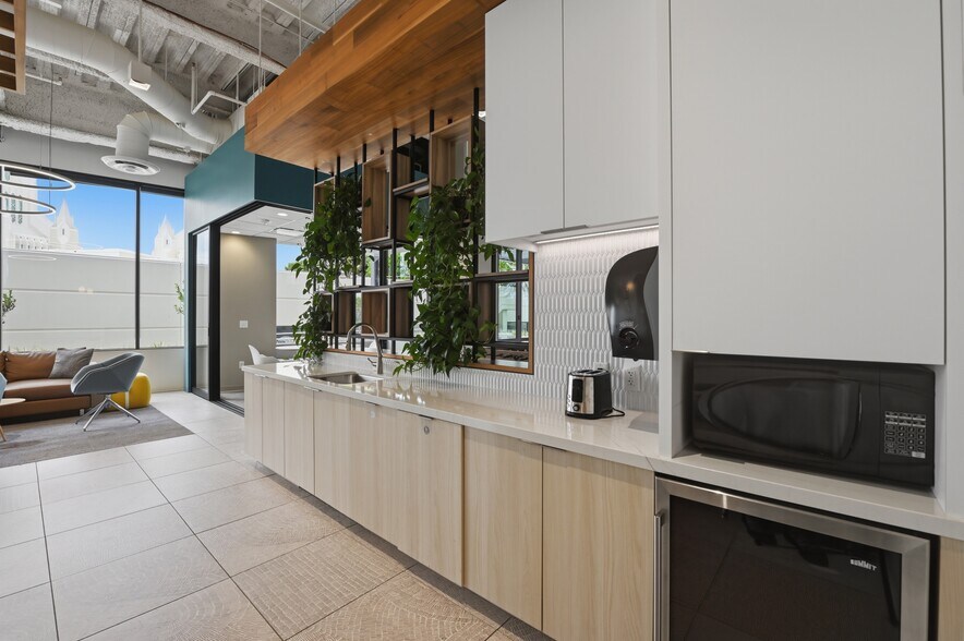 More Photos Of 3655 Nobel Dr, San Diego Office For Lease