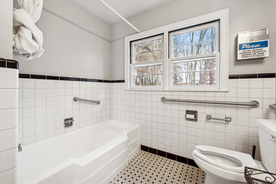 More Photos Of 5615 Cumming Hwy, Canton General Retail For Sale