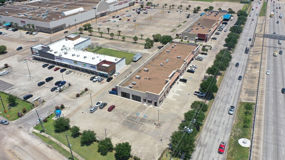 More Photos Of 9370-9380 W Sam Houston Pky S, Houston Unknown For Lease