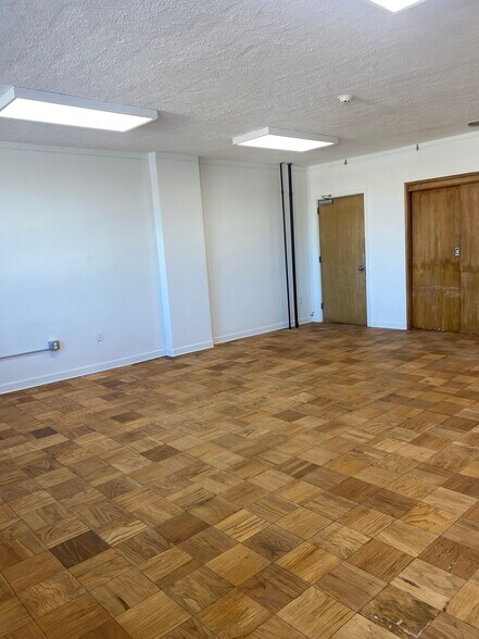 More Photos Of 319 N Wayne St, Piqua Loft Creative Space For Lease