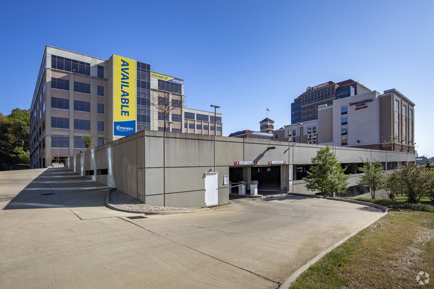 More Photos Of 640 Eden Park Dr, Cincinnati Medical For Lease