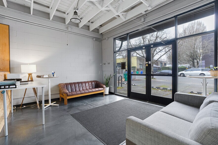 More Photos Of 2125 N Flint Ave, Portland Loft Creative Space For Lease